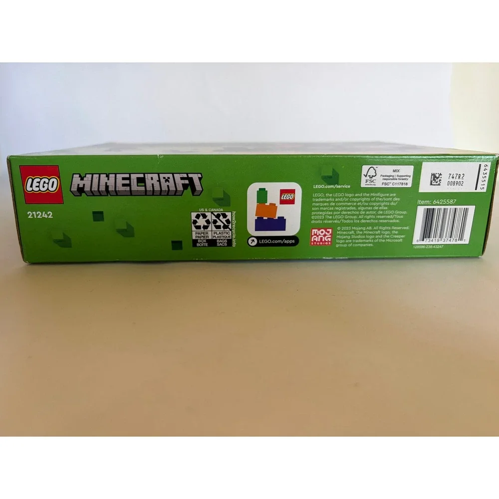 NIB New Minecraft The End Arena 21242 Factory Sealed Building Retired Set